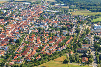 Vue aérienne de Vue de la ville depuis l'ouest à Kandel dans le département Rhénanie-Palatinat, Allemagne