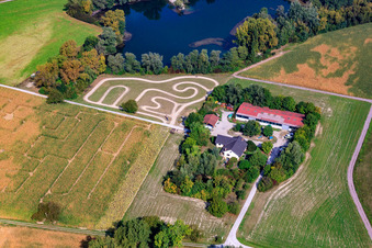 Photographie aérienne de Seehof (labyrinthe de maïs) à Leimersheim dans le département Rhénanie-Palatinat, Allemagne