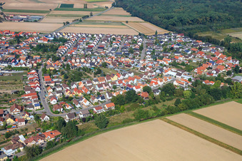 Vue aérienne de Rue Augustiner à Hördt dans le département Rhénanie-Palatinat, Allemagne