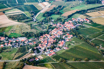 Vue aérienne de Vue du village depuis le sud à Oberhausen dans le département Rhénanie-Palatinat, Allemagne