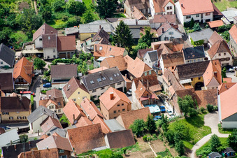 Vue aérienne de Jendersgasse à le quartier Arzheim in Landau in der Pfalz dans le département Rhénanie-Palatinat, Allemagne