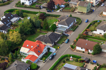 Vue oblique de Schillerstraße vue de l'est à Eppelsheim dans le département Rhénanie-Palatinat, Allemagne