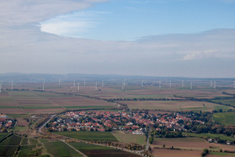 Vue aérienne de Éoliennes (WEA) - éolienne - dans un champ à Ober-Flörsheim dans le département Rhénanie-Palatinat, Allemagne