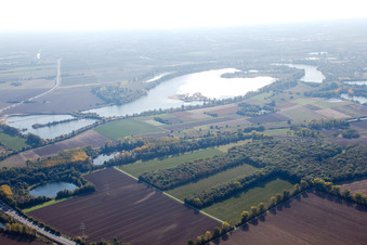 Vue aérienne de Silbersee dans le district de Petersau à le quartier Roxheim in Bobenheim-Roxheim dans le département Rhénanie-Palatinat, Allemagne