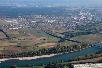 Vue aérienne de IKEA à le quartier Sandhofen in Mannheim dans le département Bade-Wurtemberg, Allemagne