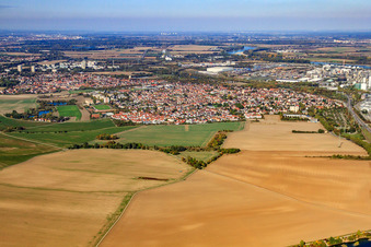 Vue aérienne de Du sud à le quartier Oppau in Ludwigshafen am Rhein dans le département Rhénanie-Palatinat, Allemagne
