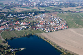 Vue aérienne de Nouvelle zone de développement Albert-Haueisen-Ring à Begütenweiher à le quartier Oggersheim in Ludwigshafen am Rhein dans le département Rhénanie-Palatinat, Allemagne