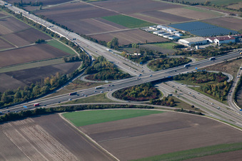 Vue aérienne de Croix de Frankenthal à Beindersheim dans le département Rhénanie-Palatinat, Allemagne