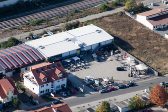 Vue aérienne de Mobilier créatif Walz Maison et Jardin à le quartier Bobenheim in Bobenheim-Roxheim dans le département Rhénanie-Palatinat, Allemagne