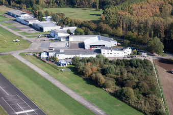 Vue aérienne de Aeroservice Worms à Worms dans le département Rhénanie-Palatinat, Allemagne