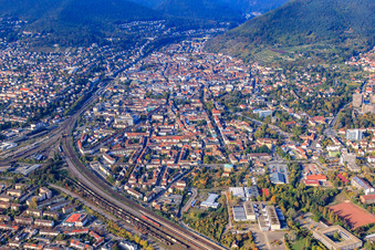 Du nord-est à Neustadt an der Weinstraße dans le département Rhénanie-Palatinat, Allemagne hors des airs