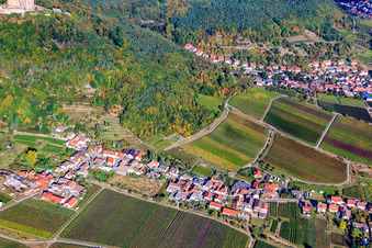 Vue aérienne de Andergasse depuis le sud à le quartier Diedesfeld in Neustadt an der Weinstraße dans le département Rhénanie-Palatinat, Allemagne