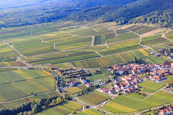 Vue aérienne de Parking pour bus à le quartier SaintMartin in Sankt Martin dans le département Rhénanie-Palatinat, Allemagne