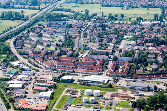 Vue aérienne de Queichheim vu du nord à Landau in der Pfalz dans le département Rhénanie-Palatinat, Allemagne