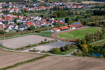 Vue aérienne de Stade de football Stade de Wiesental à Steinfeld dans le département Rhénanie-Palatinat, Allemagne