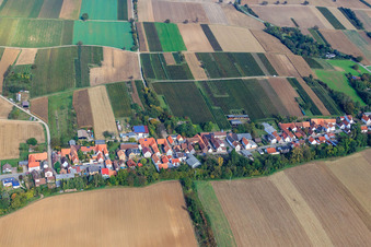 Vue oblique de Vue du village depuis le sud-ouest à Vollmersweiler dans le département Rhénanie-Palatinat, Allemagne