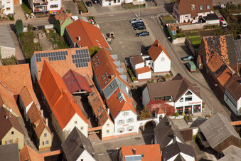 Vue aérienne de Bâtiment administratif bancaire de la société de services financiers Sparkasse Germersheim-Kandel à Freckenfeld dans le département Rhénanie-Palatinat, Allemagne