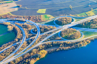 Vue aérienne de Croix Wörther A65 x B9 à le quartier Maximiliansau in Wörth am Rhein dans le département Rhénanie-Palatinat, Allemagne