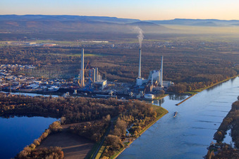 Vue aérienne de Centrale à vapeur ENBW Rheinhafen Karlsruhe à le quartier Daxlanden in Karlsruhe dans le département Bade-Wurtemberg, Allemagne