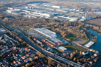 Centre Luitpold à le quartier Maximiliansau in Wörth am Rhein dans le département Rhénanie-Palatinat, Allemagne d'en haut