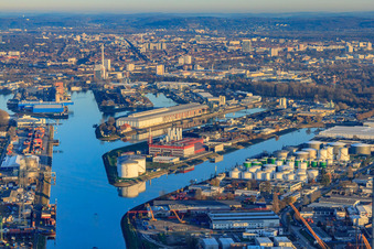 Vue aérienne de Port du Rhin Karlsruhe à le quartier Mühlburg in Karlsruhe dans le département Bade-Wurtemberg, Allemagne