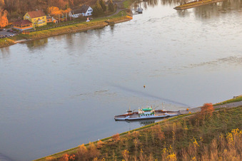 Vue aérienne de Bac du Rhin « Bade-Palatinat » à Neuburg am Rhein dans le département Rhénanie-Palatinat, Allemagne