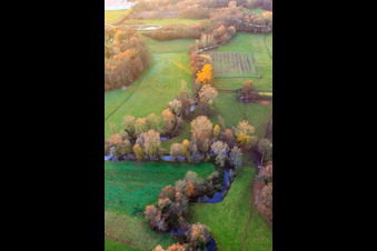 Vue aérienne de Cours de la Lauter à la frontière franco-allemande à Lauterbourg dans le département Bas Rhin, France