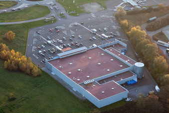 Vue aérienne de Nouveau supermarché à Lauterbourg dans le département Bas Rhin, France