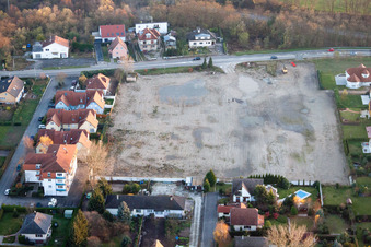 Vue aérienne de Ancien site de supermarché à Lauterbourg dans le département Bas Rhin, France