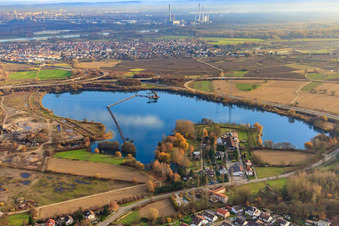 Vue aérienne de Péninsule du lac Schauffele à Wörth am Rhein dans le département Rhénanie-Palatinat, Allemagne