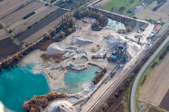 Photographie aérienne de Lac de carrière HBM Hagenbacher Bau Mineralstoffe GmbH&Co.KG à Hagenbach dans le département Rhénanie-Palatinat, Allemagne