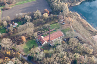 Vue aérienne de Ancienne briqueterie de Frohnau à Neuburg am Rhein dans le département Rhénanie-Palatinat, Allemagne