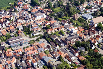 Vue aérienne de Association et services publics municipaux à Herxheim bei Landau dans le département Rhénanie-Palatinat, Allemagne