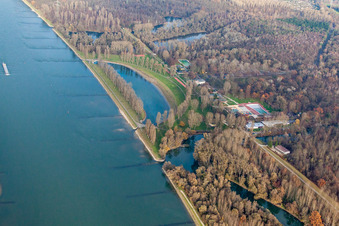 Photographie aérienne de Plage de Rappenwört au bord du Rhin à le quartier Daxlanden in Karlsruhe dans le département Bade-Wurtemberg, Allemagne