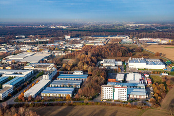 Vue aérienne de Parc industriel Rastatt depuis le sud à le quartier Rauental in Rastatt dans le département Bade-Wurtemberg, Allemagne