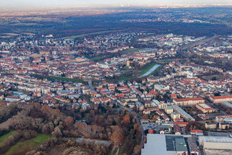 Vue aérienne de Jardin de la ville à Rastatt dans le département Bade-Wurtemberg, Allemagne