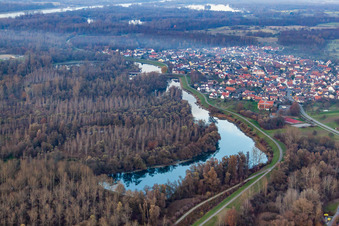 Vue aérienne de Vieux Rhin à le quartier Plittersdorf in Rastatt dans le département Bade-Wurtemberg, Allemagne