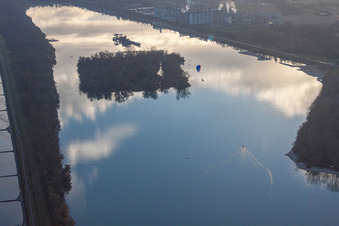 Photographie aérienne de Sous le verrou d'Iffezheim à Beinheim dans le département Bas Rhin, France
