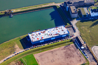 Vue aérienne de Hafenstraße au port Maximiliansau à le quartier Maximiliansau in Wörth am Rhein dans le département Rhénanie-Palatinat, Allemagne