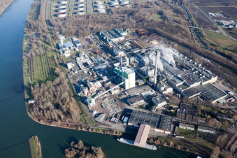 Vue aérienne de Site de l'usine de papier Stora Enso dans le district de Maxau à le quartier Knielingen in Karlsruhe dans le département Bade-Wurtemberg, Allemagne