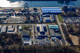 Vue aérienne de Nordbeckenstraße au port du Rhin avec CONTARGO et Rhenus Ports à le quartier Mühlburg in Karlsruhe dans le département Bade-Wurtemberg, Allemagne