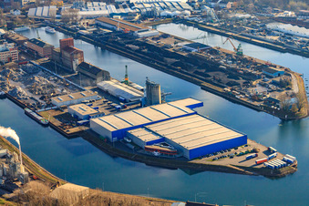 Vue aérienne de Salzgitter Mannesmann Steel Service GmbH à le quartier Mühlburg in Karlsruhe dans le département Bade-Wurtemberg, Allemagne