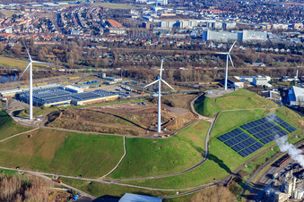 Vue aérienne de Décharge Ouest (Energy Mountain) à le quartier Knielingen in Karlsruhe dans le département Bade-Wurtemberg, Allemagne