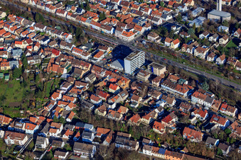 Vue aérienne de Rheinbrückenstraße et Saarlandstr à le quartier Knielingen in Karlsruhe dans le département Bade-Wurtemberg, Allemagne