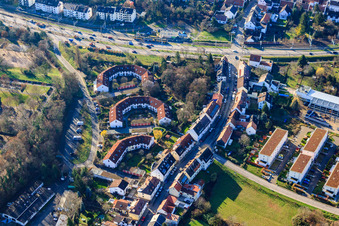 Vue aérienne de À Sandberg à le quartier Knielingen in Karlsruhe dans le département Bade-Wurtemberg, Allemagne