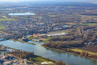 Vue aérienne de Port Maximiliansau sur le Rhin depuis le nord-est à le quartier Maximiliansau in Wörth am Rhein dans le département Rhénanie-Palatinat, Allemagne