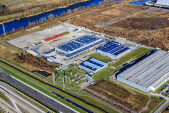 Vue aérienne de Sous-station, WAS Logistics et entreprise de transport Nuss dans la zone industrielle d'Oberwald à Wörth am Rhein dans le département Rhénanie-Palatinat, Allemagne