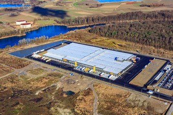 Nouveau centre logistique Netto dans la zone industrielle d'Oberwald à Wörth am Rhein dans le département Rhénanie-Palatinat, Allemagne hors des airs