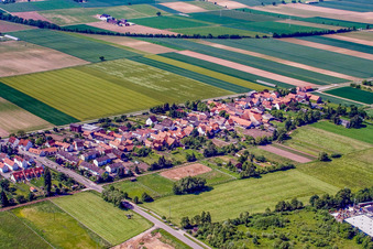 Brehmstr à le quartier Minderslachen in Kandel dans le département Rhénanie-Palatinat, Allemagne vue du ciel