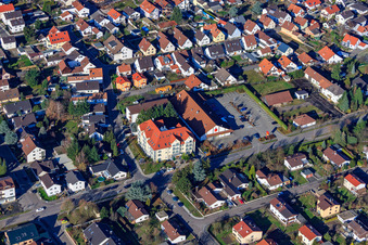Vue aérienne de Résidence pour personnes âgées PENNY et AWO « Lina Sommer » Jockgrim à Jockgrim dans le département Rhénanie-Palatinat, Allemagne